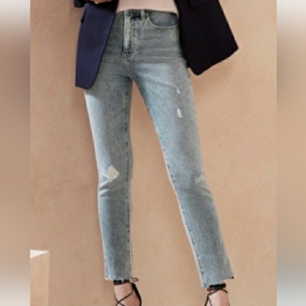 🆕️High Rise Slim Rip Ankle Jean🪞